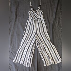 American Eagle Size M Blue and white striped jumpsuit UC